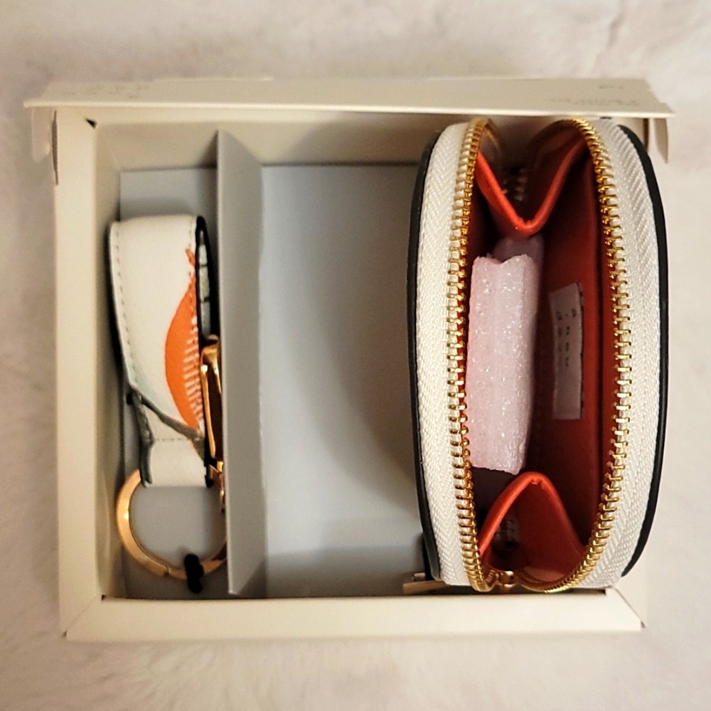 A New Day Key Chain & Wallet Set - image 3